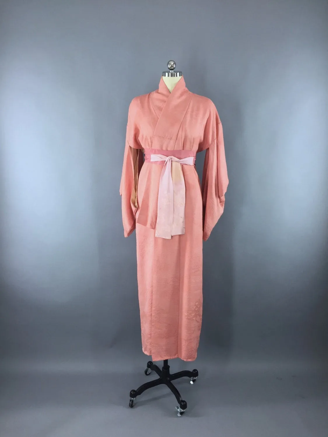 1930s Vintage Silk Kimono Robe in Pink Peach Pastel