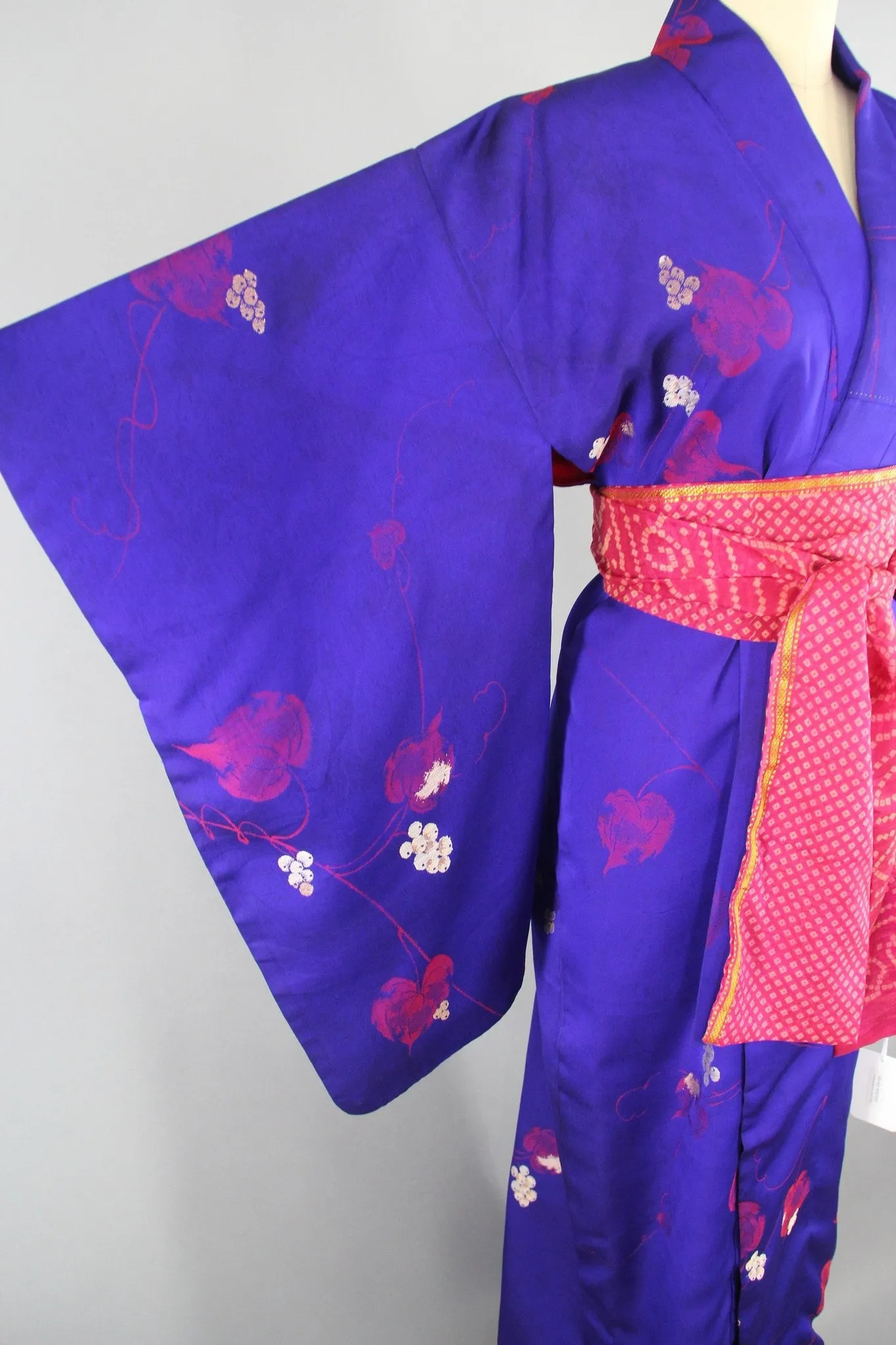 1940s Vintage Silk Kimono Robe / Blue & Pink Omeshi Embroidered Floral Pattern