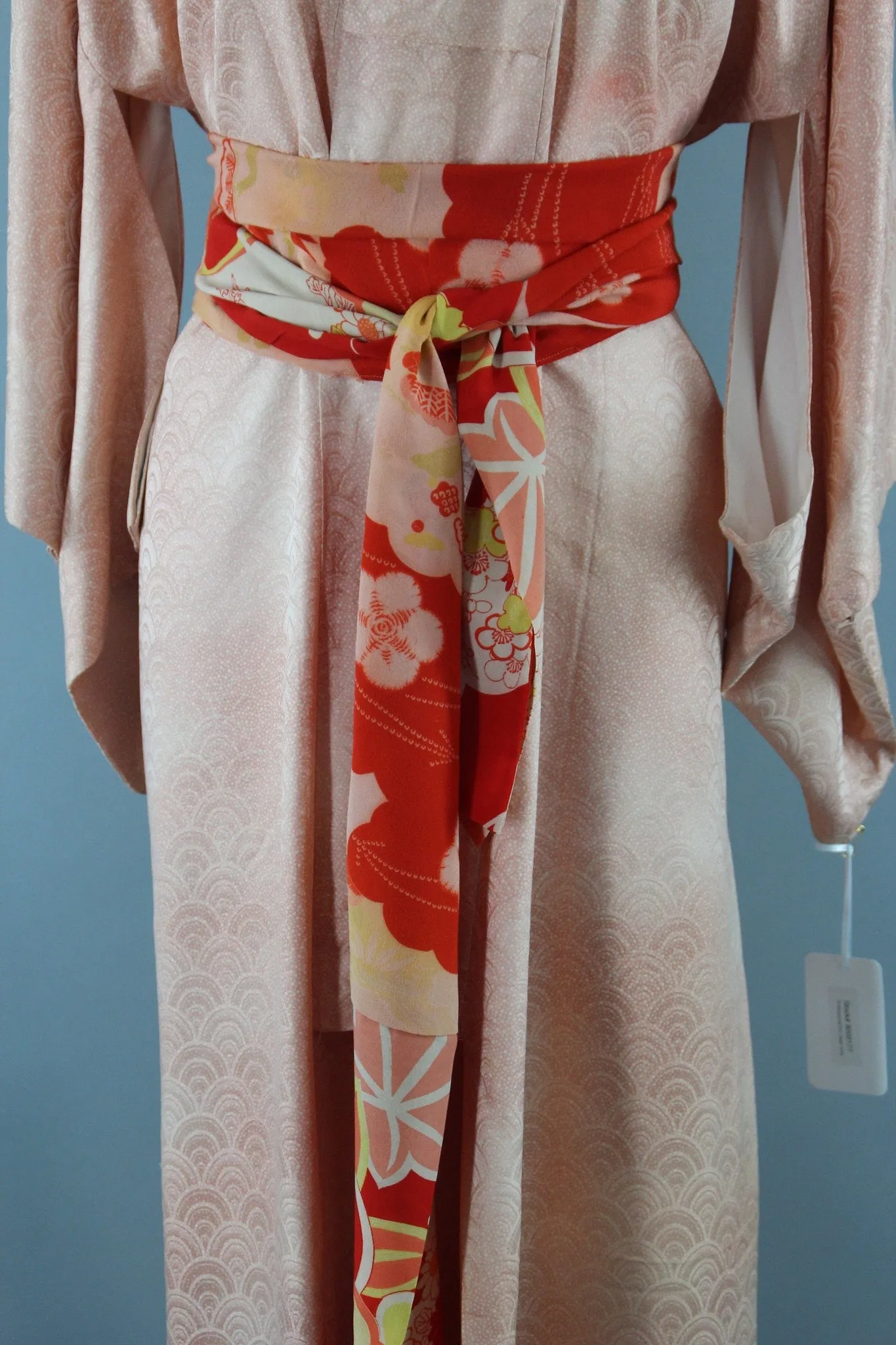 1950s Vintage Silk Kimono Robe / Art Deco Peach Seigaiha Print