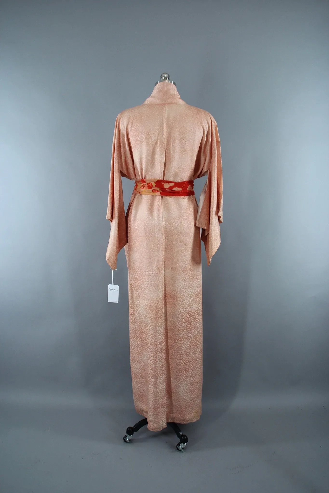 1950s Vintage Silk Kimono Robe / Art Deco Peach Seigaiha Print
