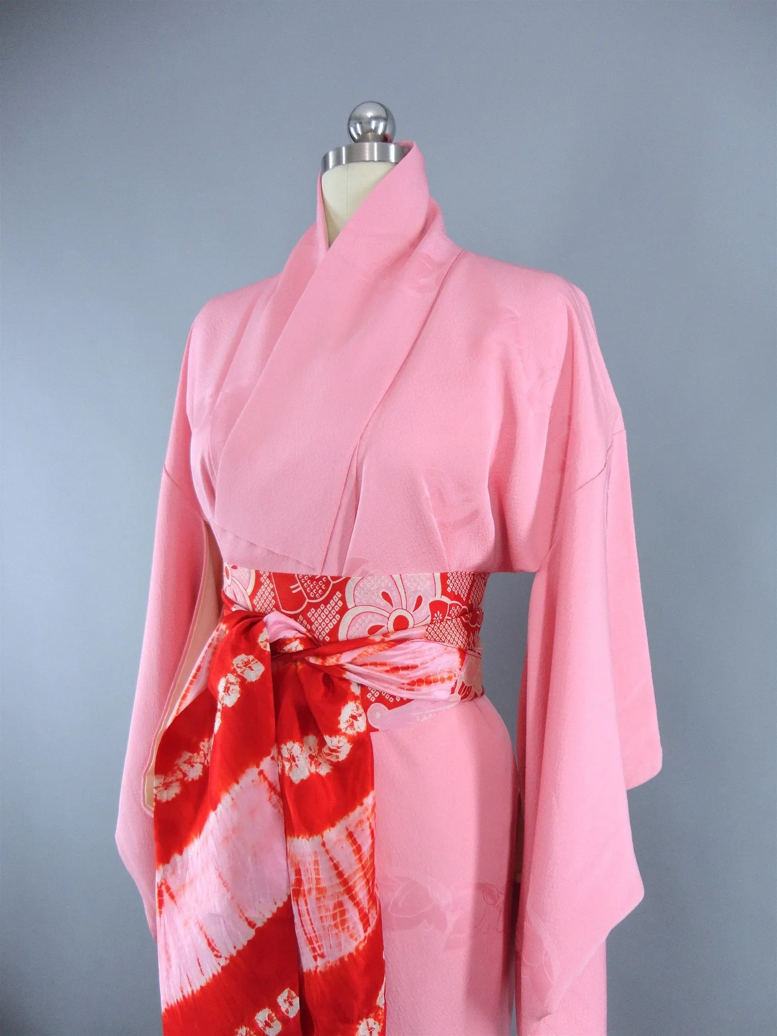 1950s Vintage Silk Kimono Robe / Cotton Candy Pink