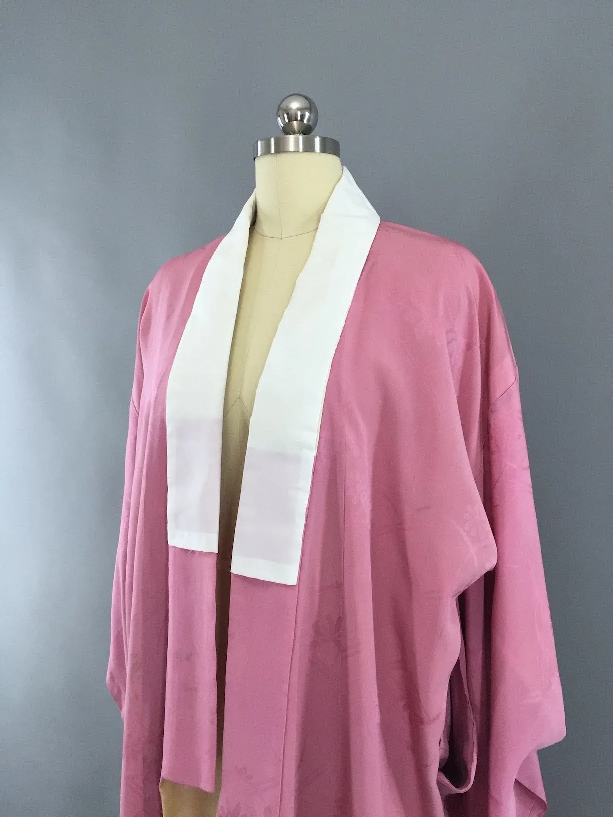 1950s Vintage Silk Kimono Robe / Mauve Pink