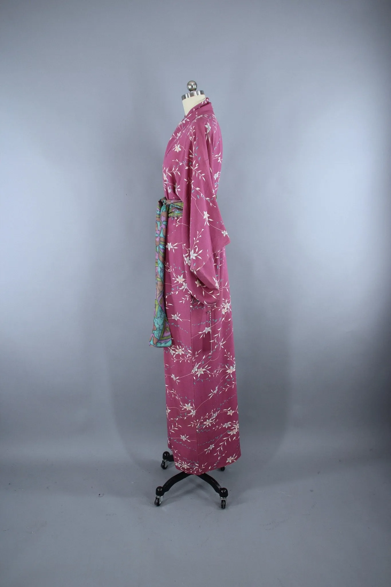 1950s Vintage Silk Kimono Robe / Orchid Pink Floral Print