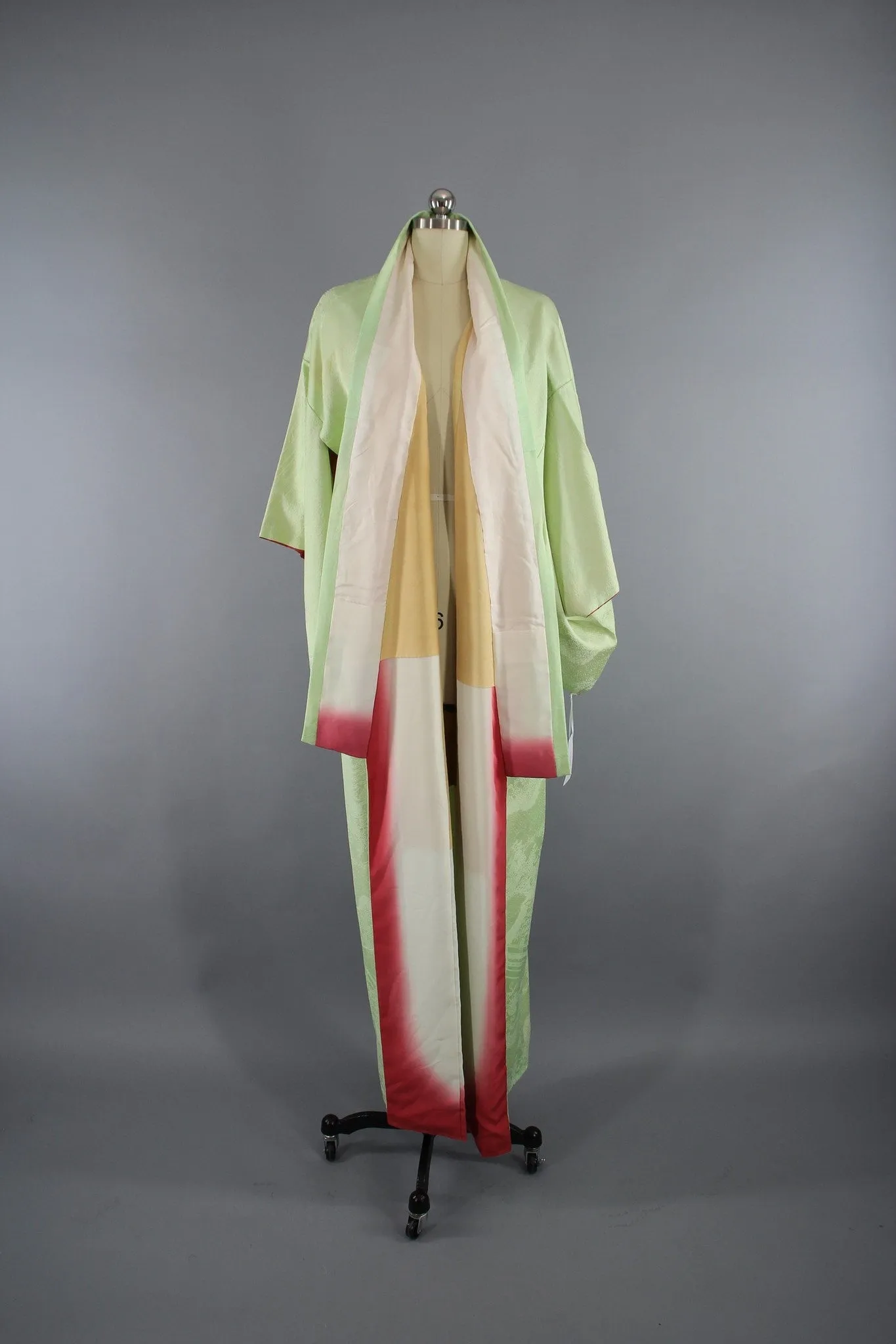 1960s Vintage Silk Kimono Robe in Pastel Spring Green
