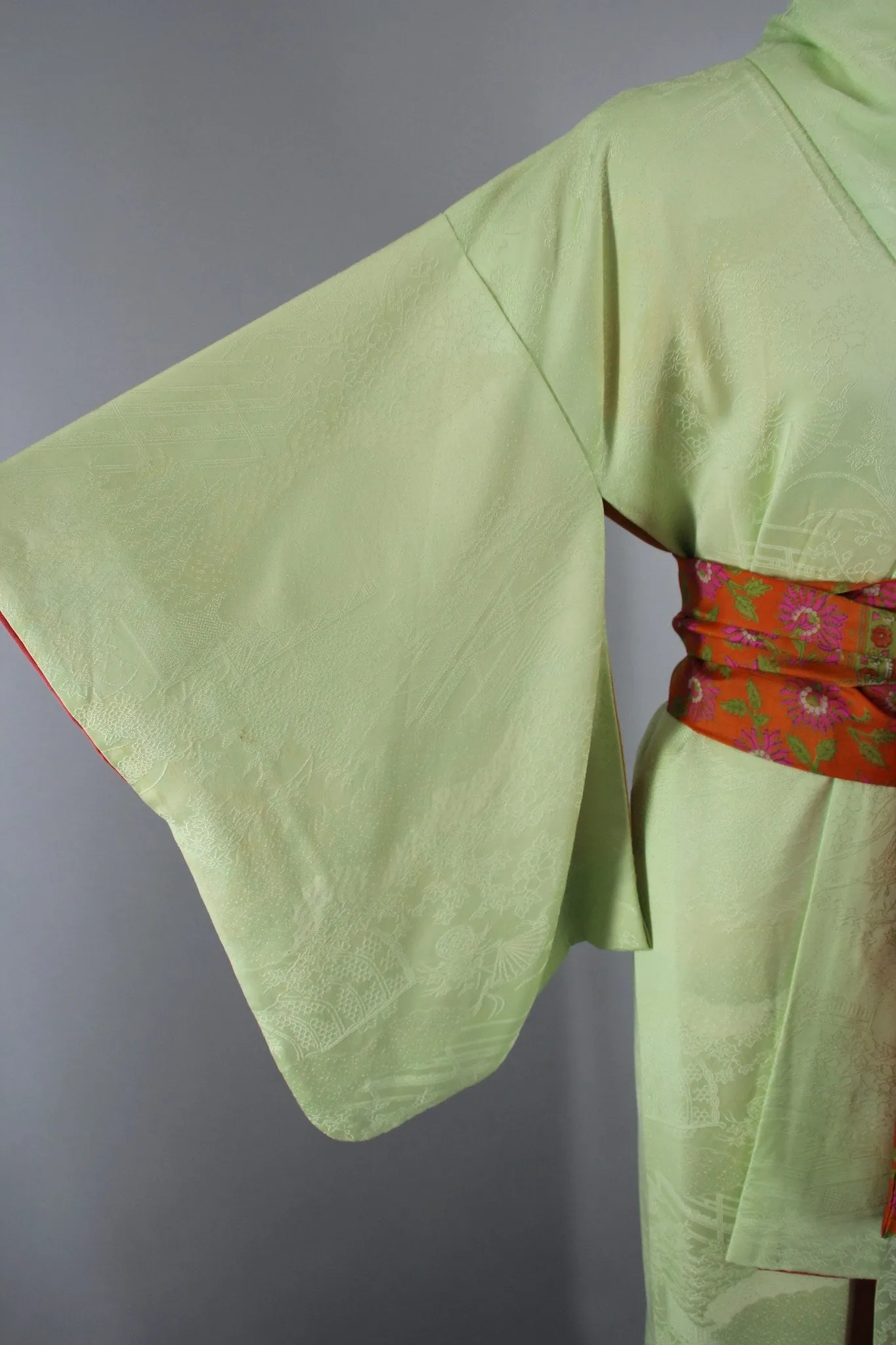 1960s Vintage Silk Kimono Robe in Pastel Spring Green