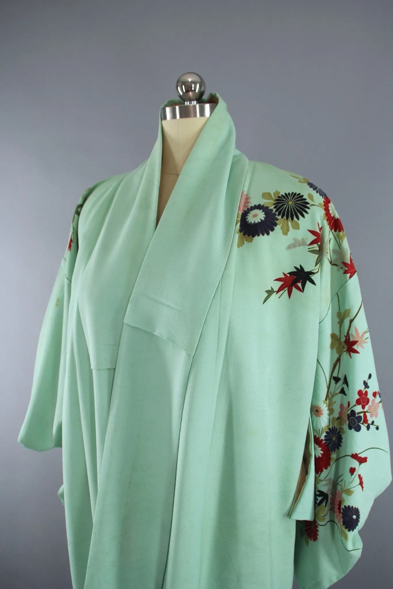 1960s Vintage Silk Kimono Robe with Mint Green Floral Print