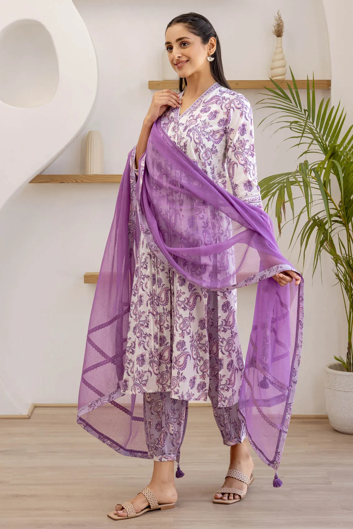 Lavender Paisley V-Neck Kurta
