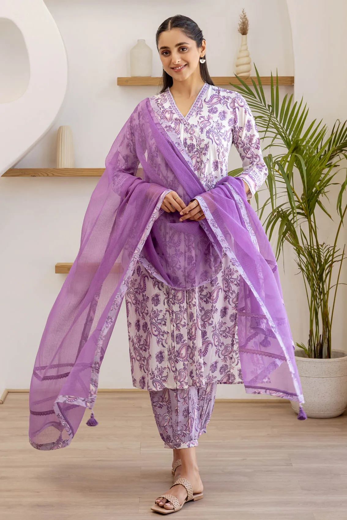 Lavender Paisley V-Neck Kurta